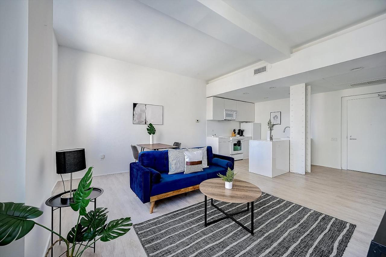 Frontdesk Lofts At 629 Euclid Downtown Cleveland Apartment Стая снимка