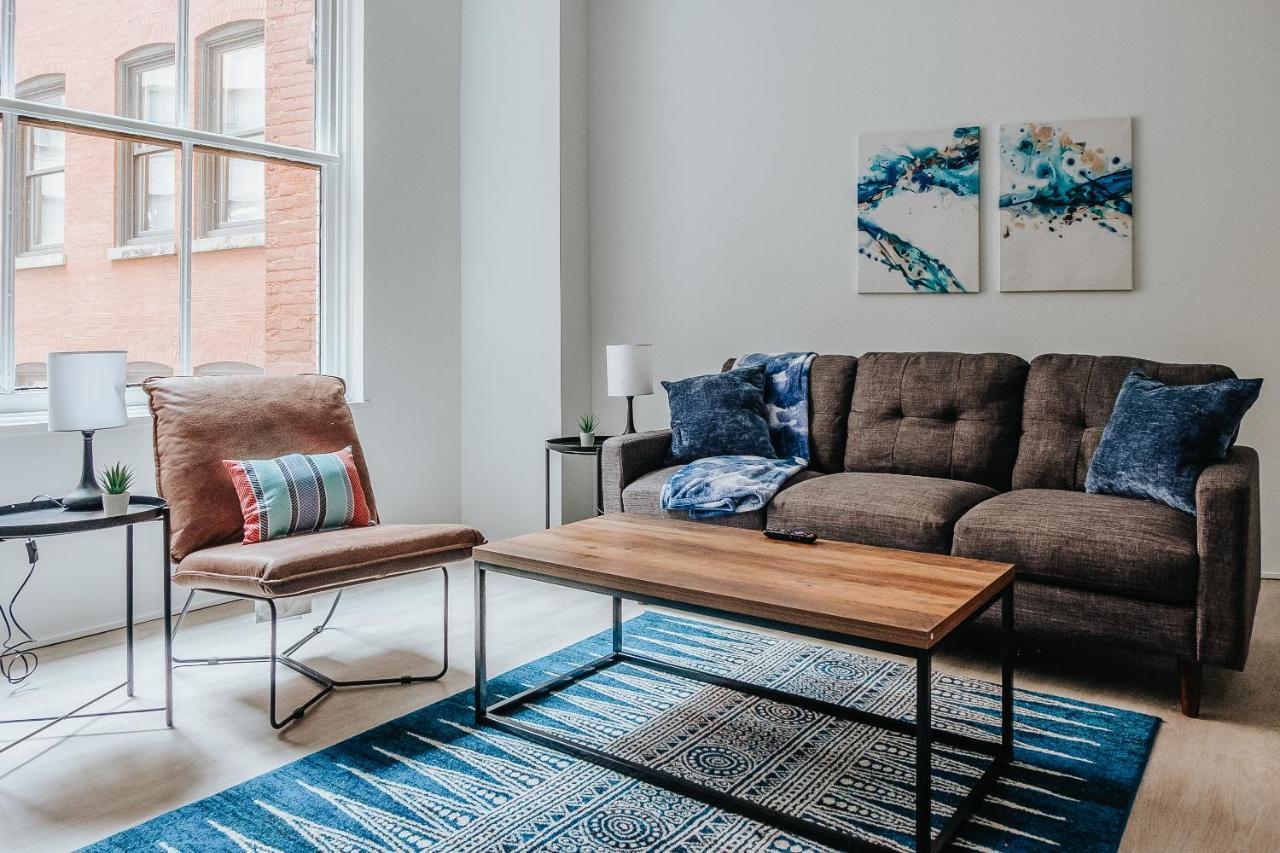 Frontdesk Lofts At 629 Euclid Downtown Cleveland Apartment Стая снимка